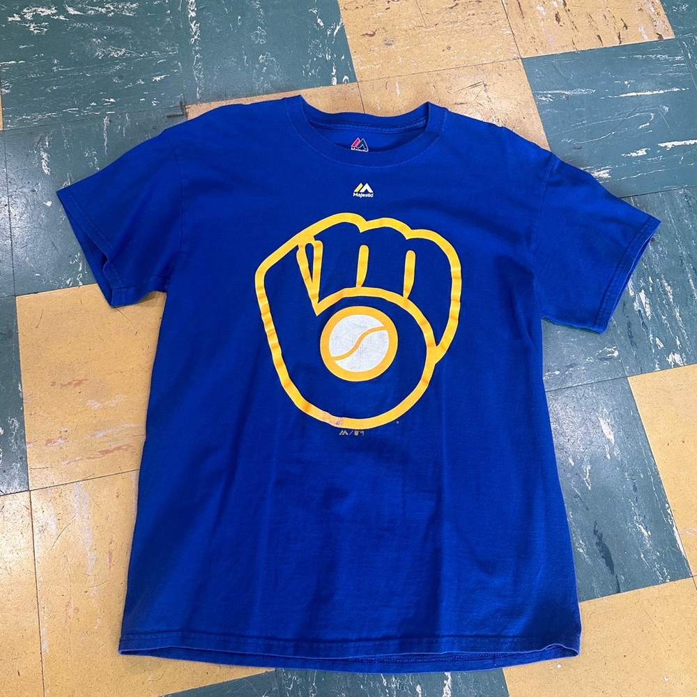 Majestic Milwaukee Brewers Tee with Yellow Glove Graphic